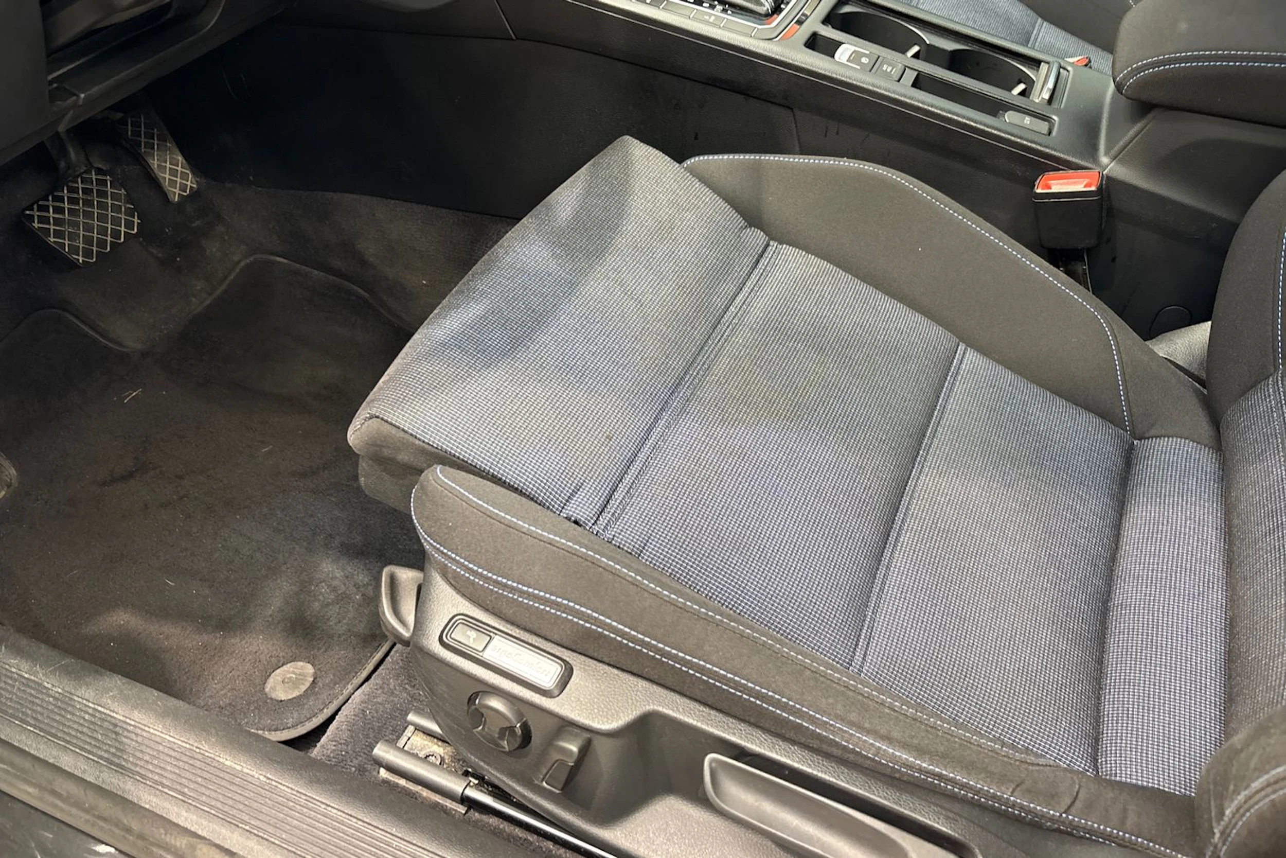 Harmaa Volkswagen PASSAT 2018 kuva 21.