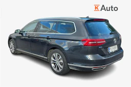harmaa Volkswagen Passat 2018 kuva 2.