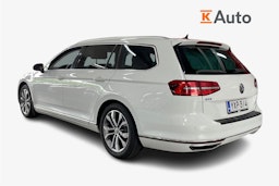 Valkoinen Volkswagen PASSAT 2018 kuva 2.