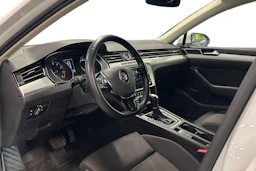 valkoinen Volkswagen Passat 2018 kuva 3.