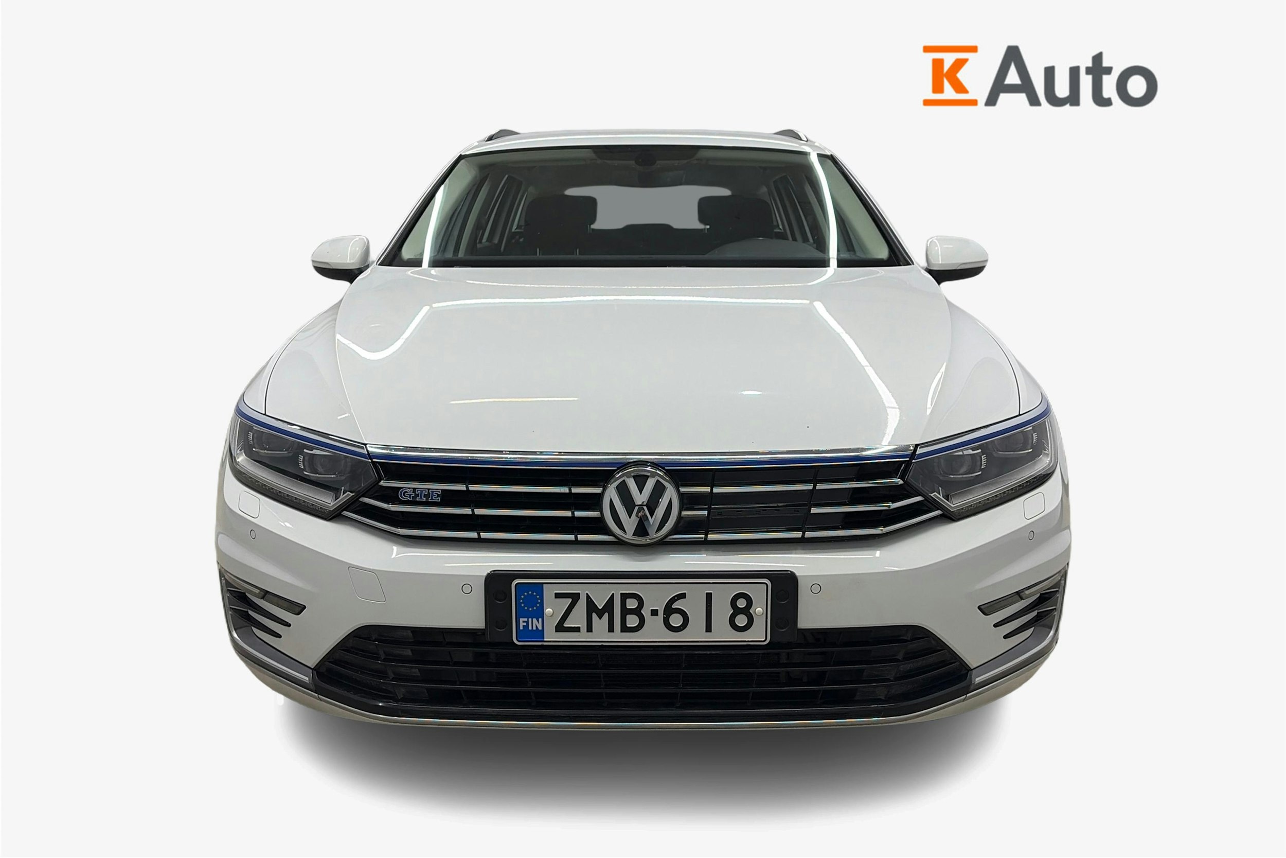 valkoinen Volkswagen Passat 2018 kuva 5.