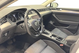 valkoinen Volkswagen Passat 2018 kuva 7.