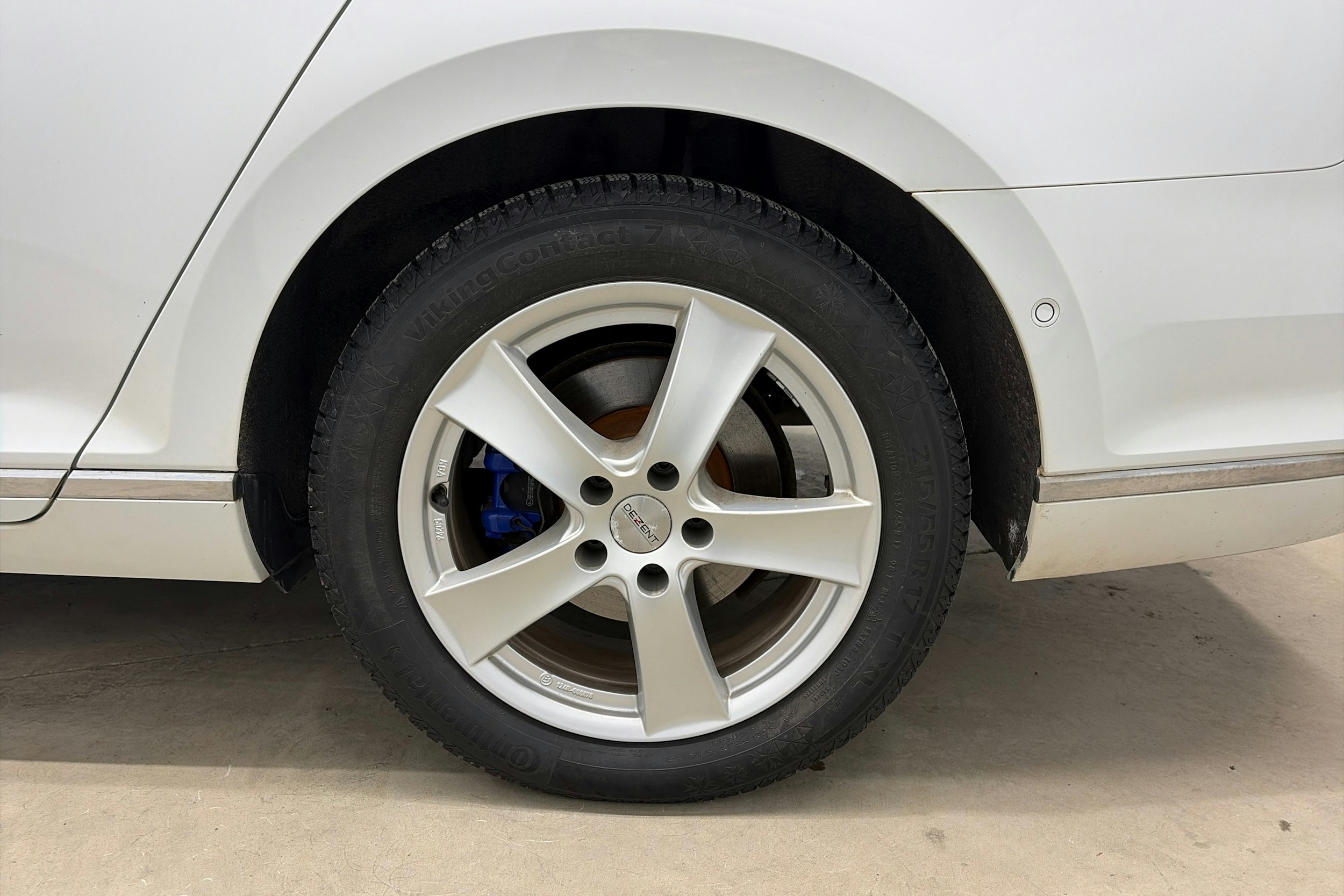 valkoinen Volkswagen Passat 2018 kuva 13.