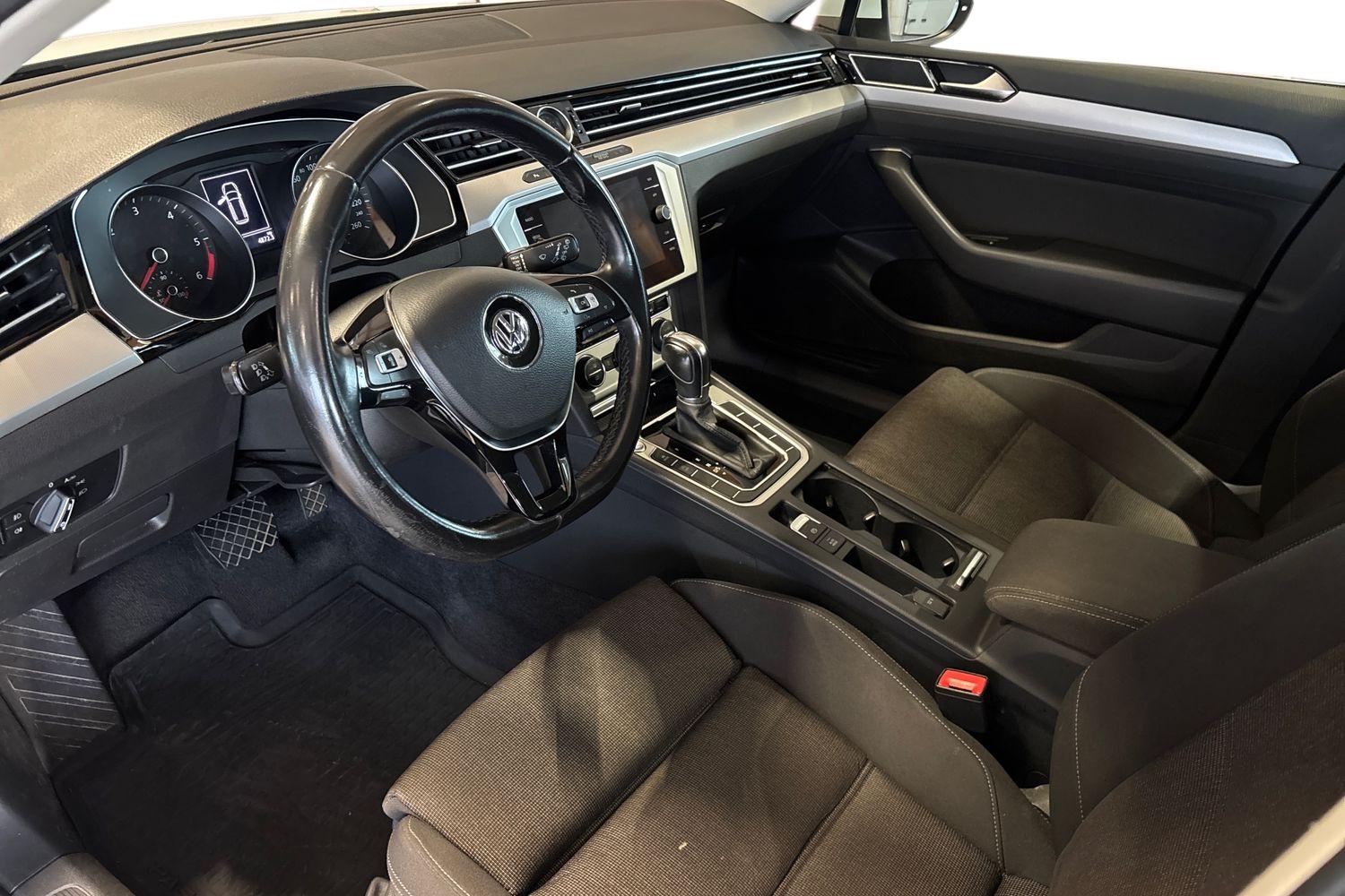 Volkswagen Passat 2018, photo 6/20