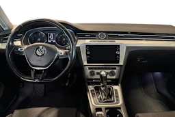 Valkoinen Volkswagen PASSAT 2018 kuva 7.