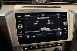 Valkoinen Volkswagen PASSAT 2018 kuva 14.