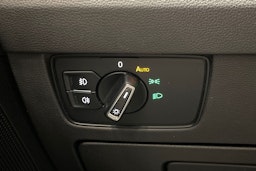 sininen Volkswagen Passat 2018 kuva 18.
