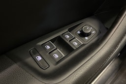 sininen Volkswagen Passat 2018 kuva 19.
