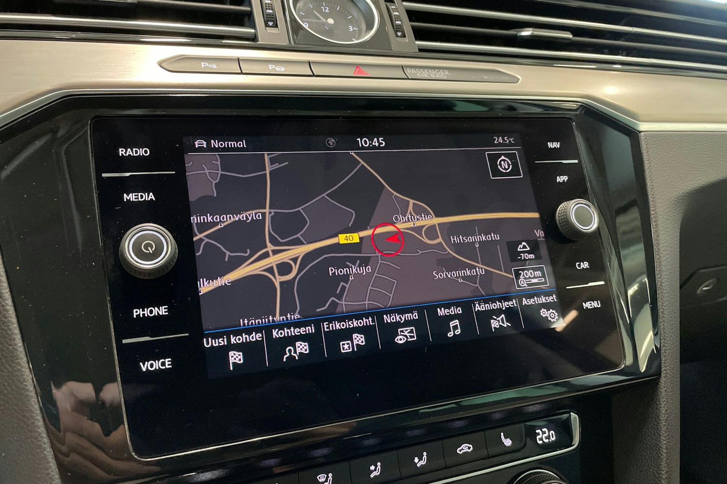 sininen Volkswagen Passat 2018 kuva 24.