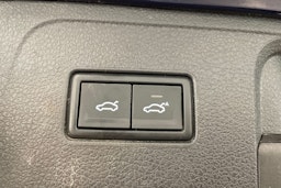 sininen Volkswagen Passat 2018 kuva 31.