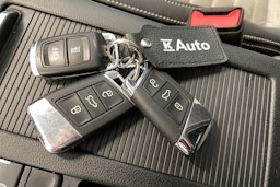 sininen Volkswagen Passat 2018 kuva 32.