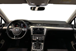 met. harmaa Volkswagen Passat 2018 kuva 9.