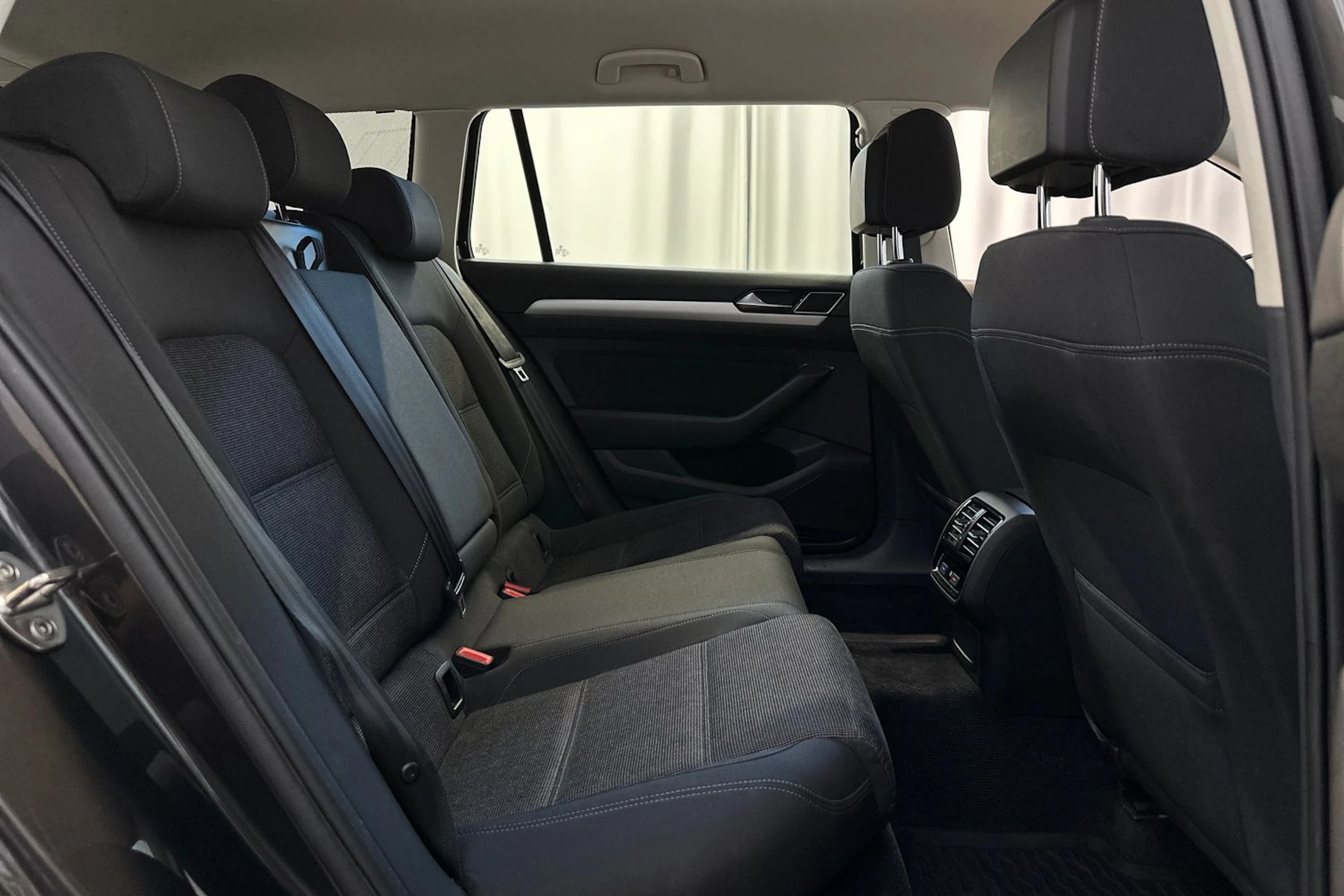 met. harmaa Volkswagen Passat 2018 kuva 10.