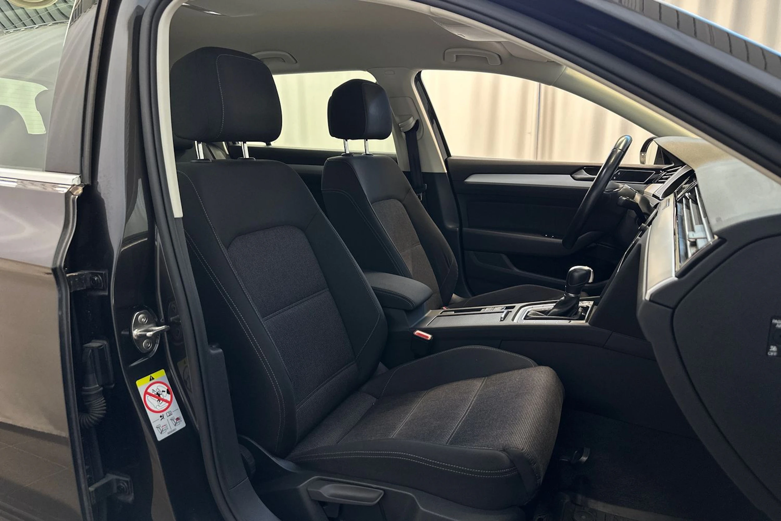 met. harmaa Volkswagen Passat 2018 kuva 11.