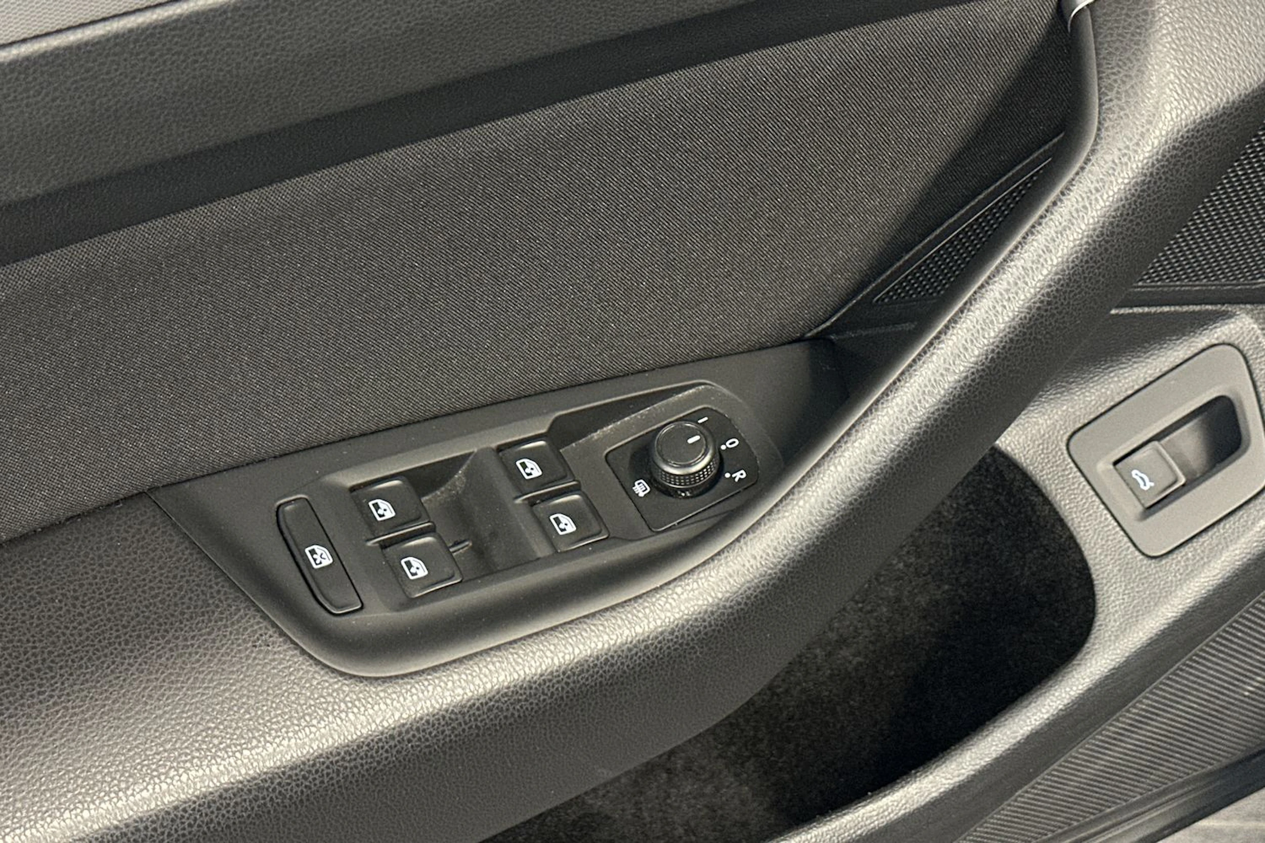 met. harmaa Volkswagen Passat 2018 kuva 15.
