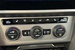 met. harmaa Volkswagen Passat 2018 kuva 22.