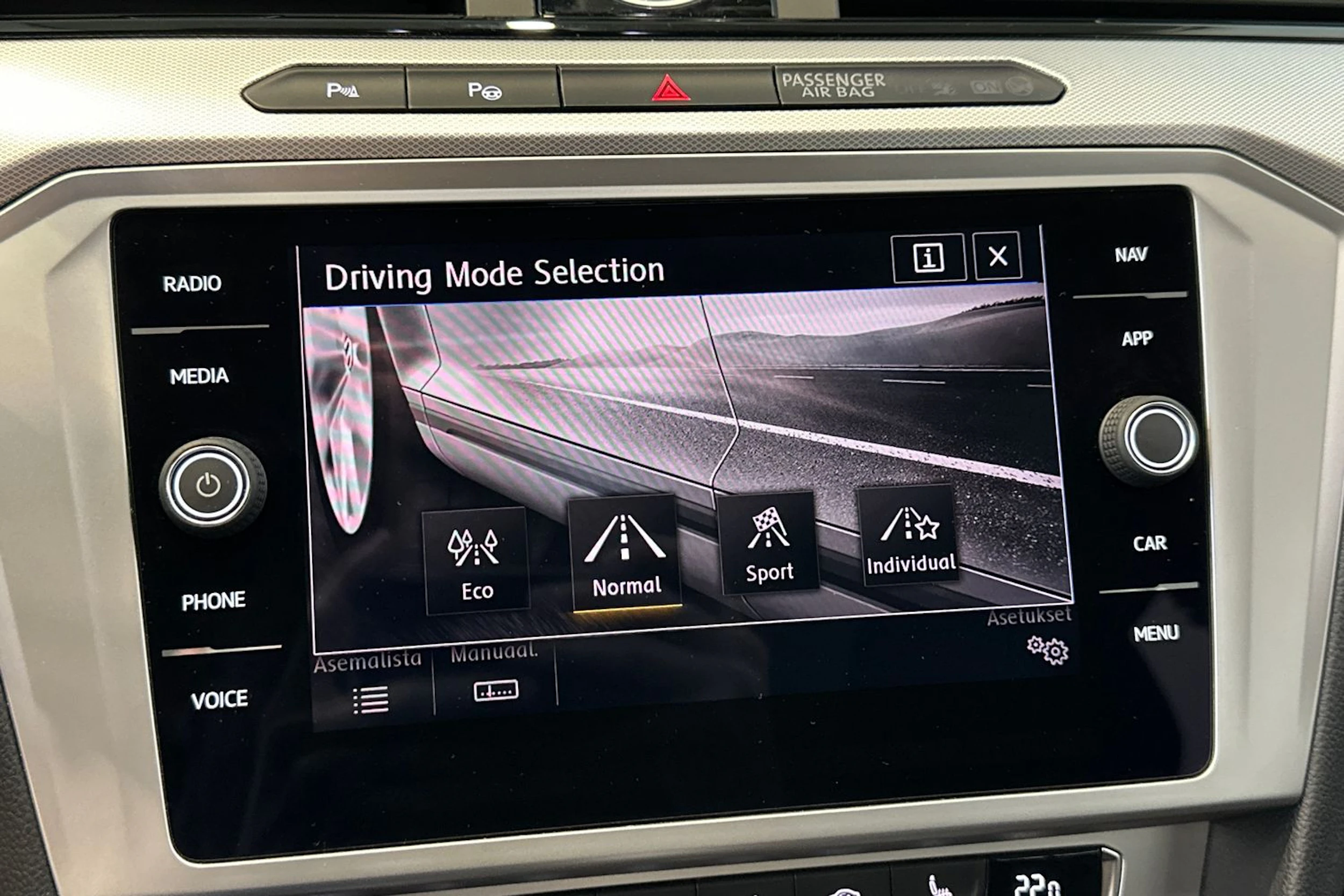 met. harmaa Volkswagen Passat 2018 kuva 24.