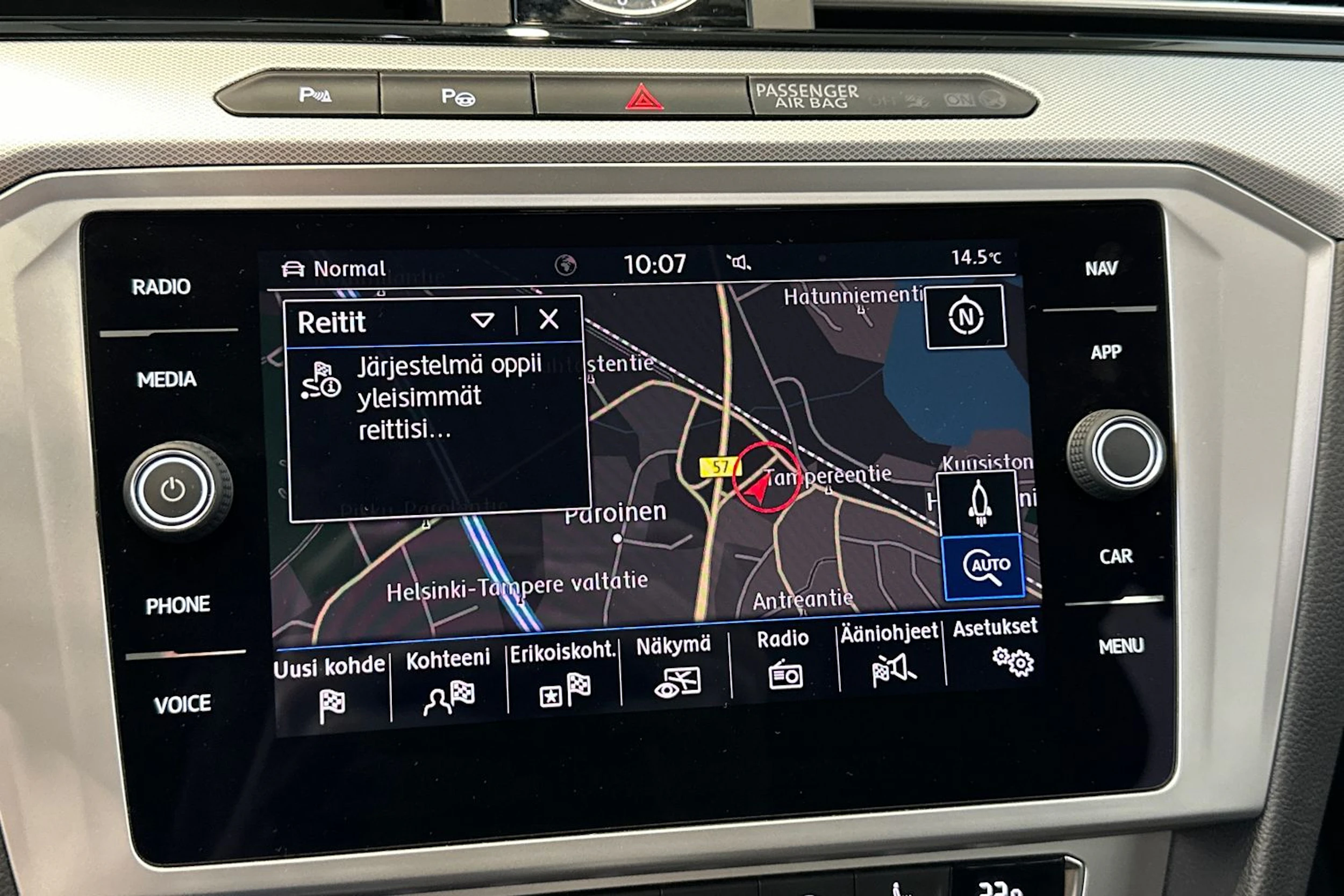 met. harmaa Volkswagen Passat 2018 kuva 26.