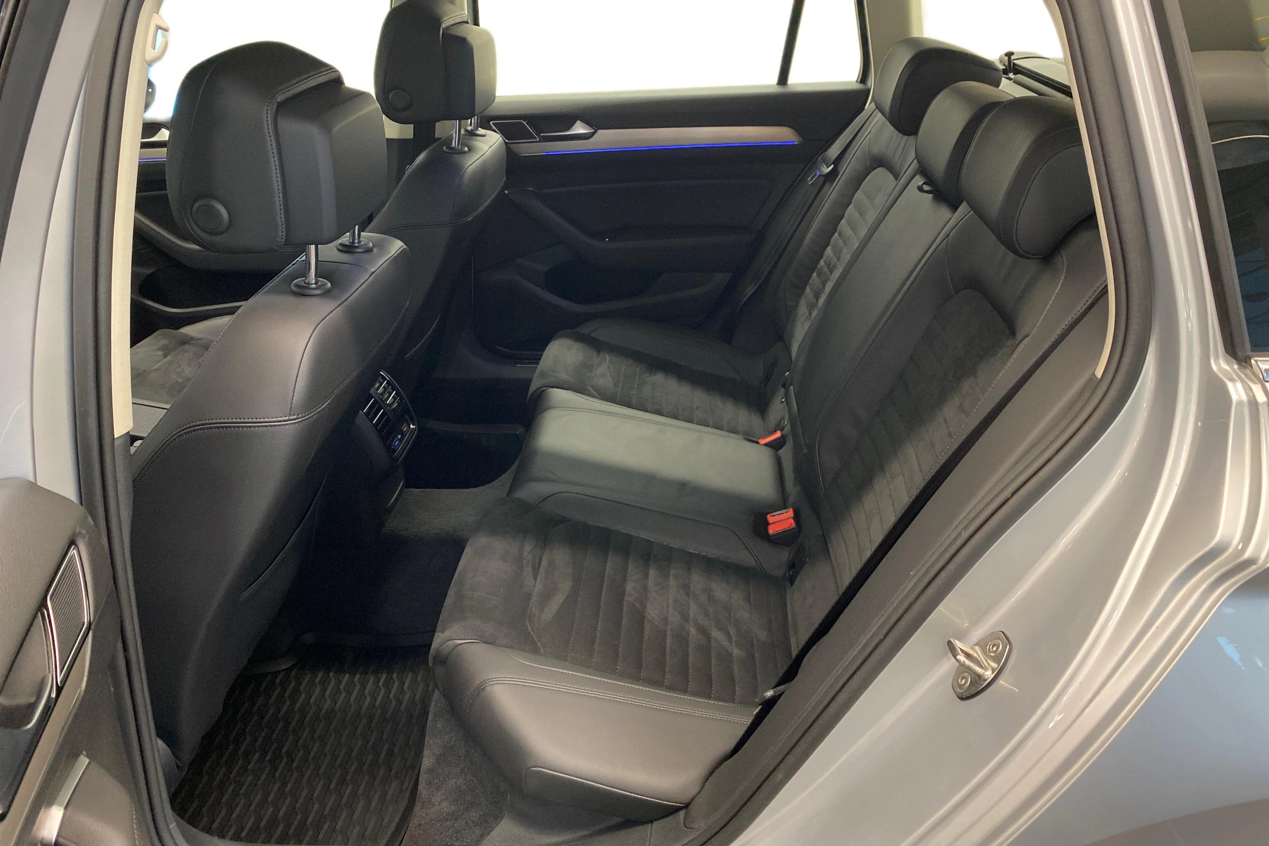 hopea Volkswagen Passat 2018 kuva 8.