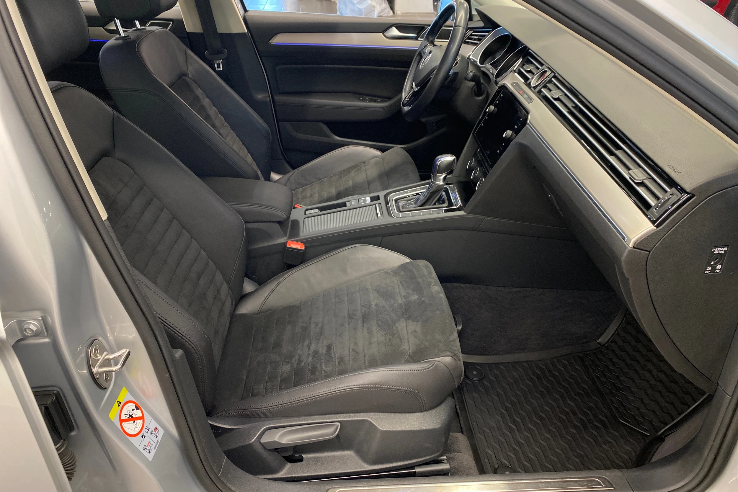 hopea Volkswagen Passat 2018 kuva 24.