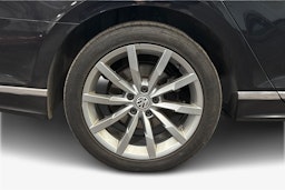 musta Volkswagen Passat 2018 kuva 27.
