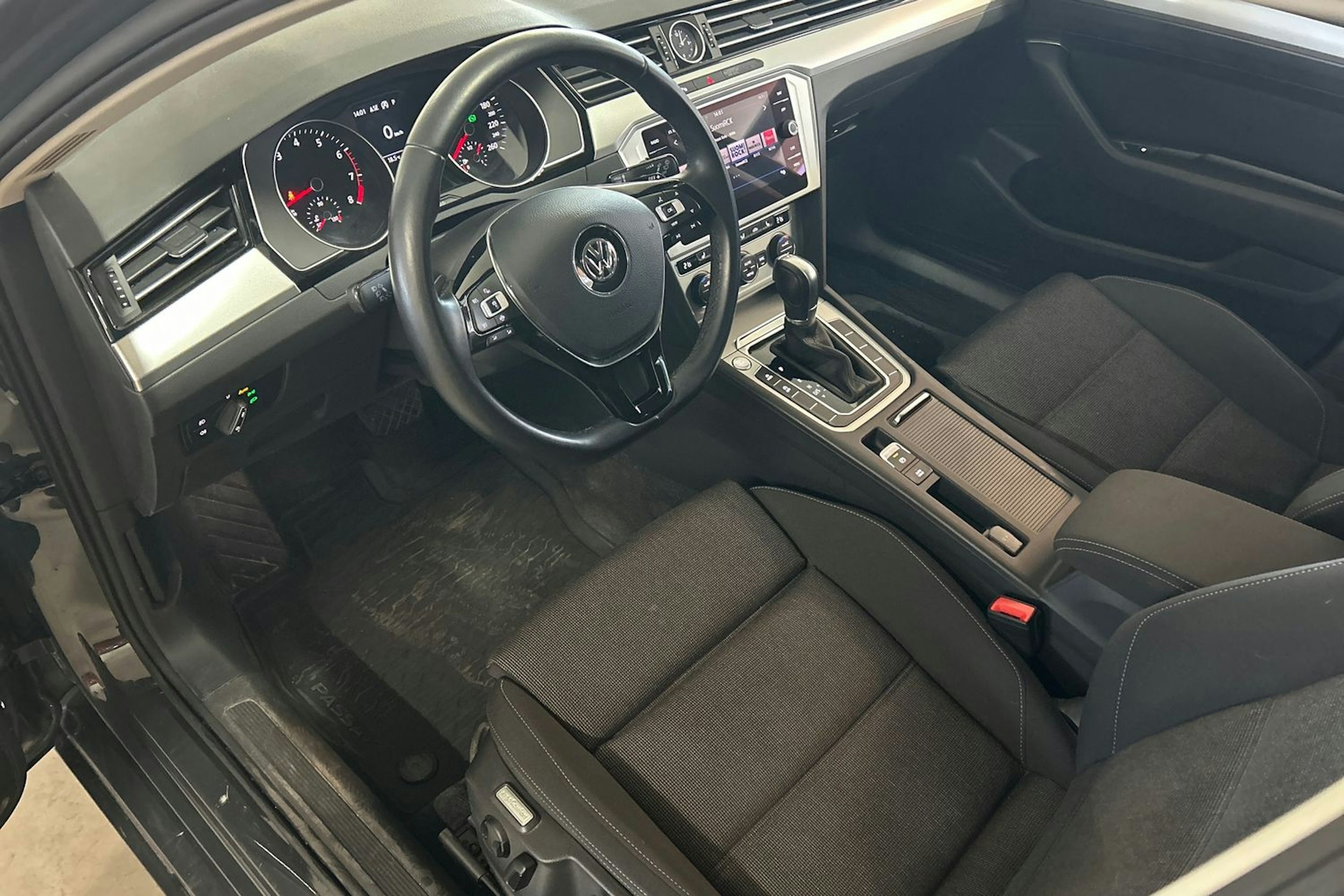 Harmaa Volkswagen PASSAT 2019 kuva 7.