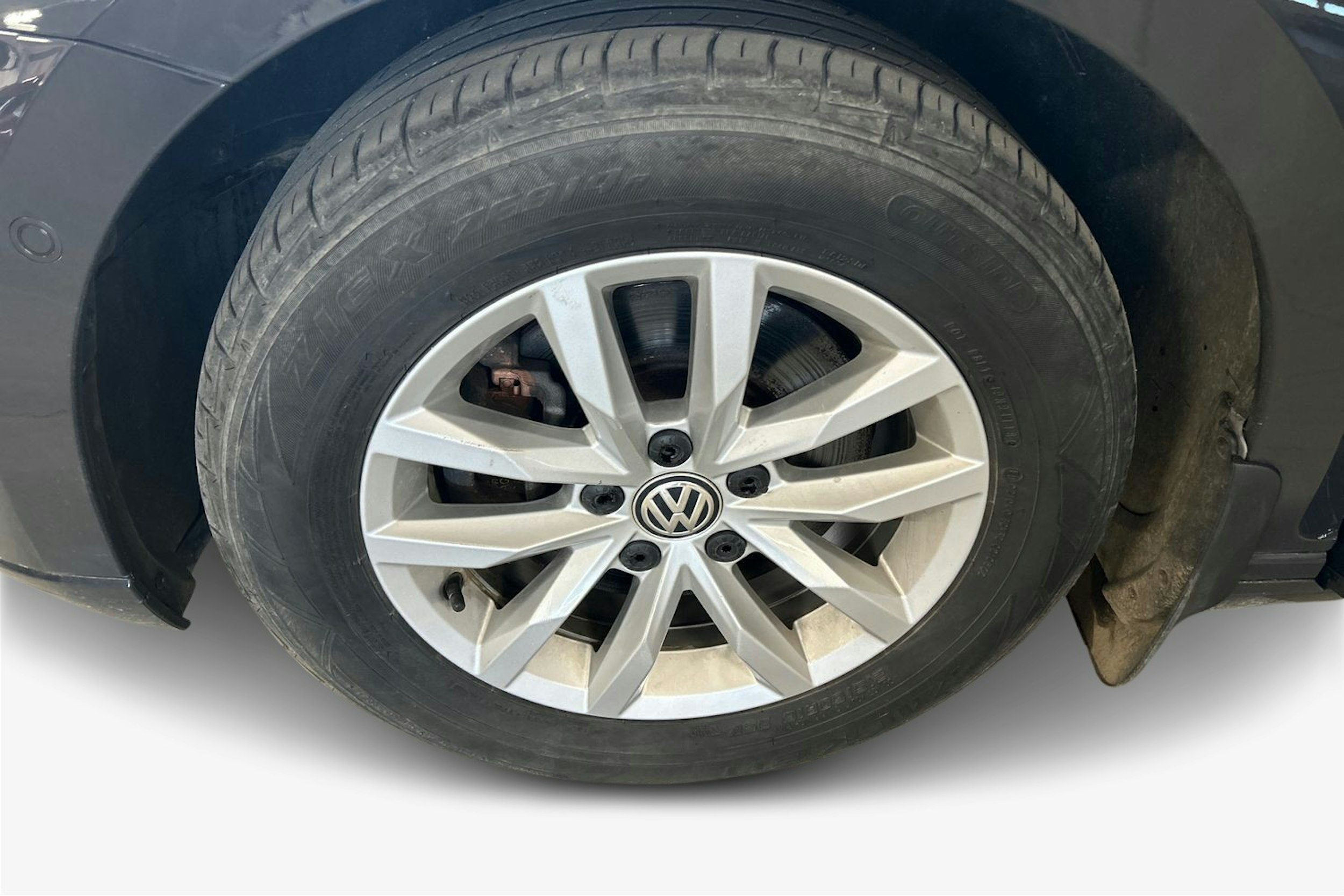 Harmaa Volkswagen PASSAT 2019 kuva 11.