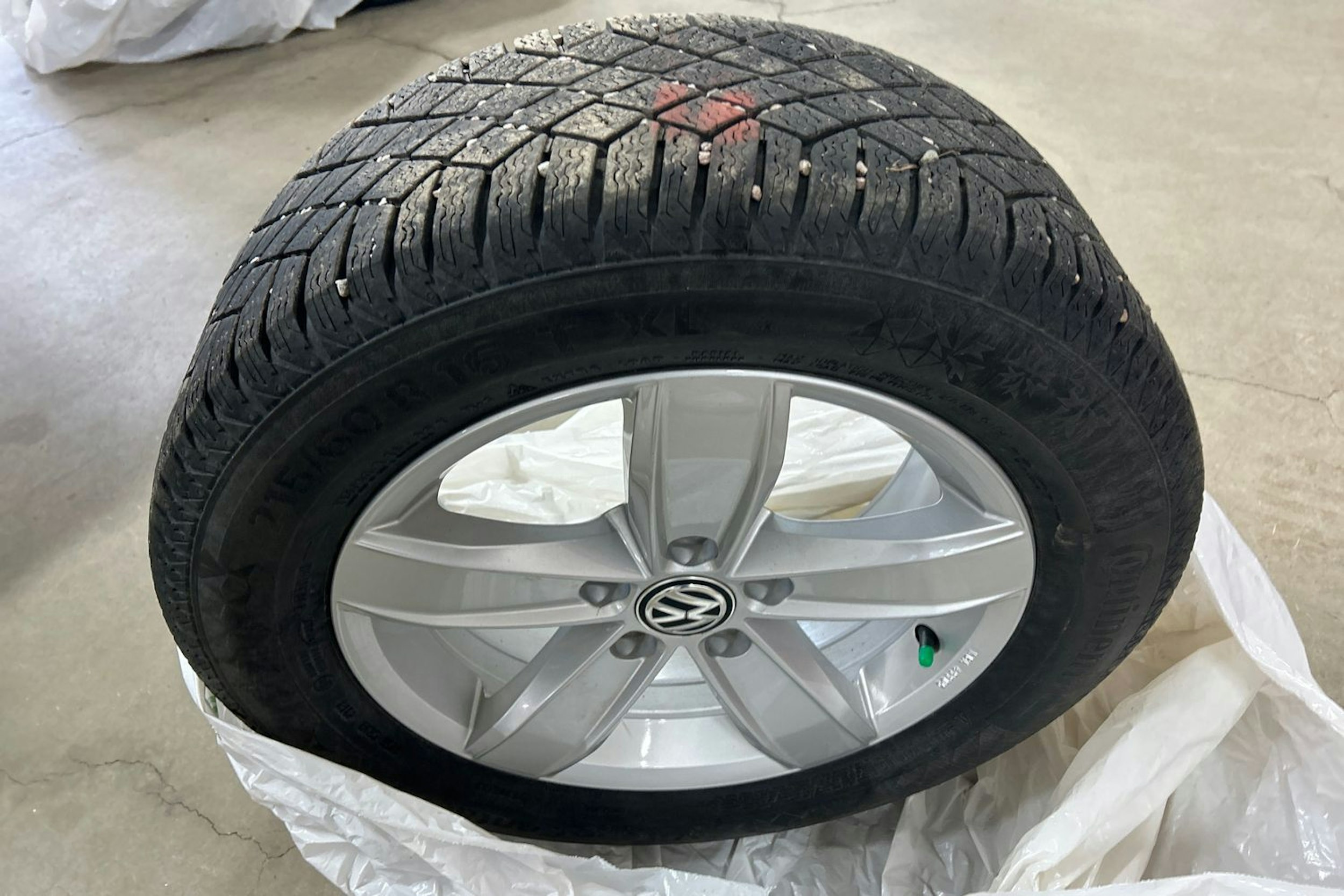 Harmaa Volkswagen PASSAT 2019 kuva 13.