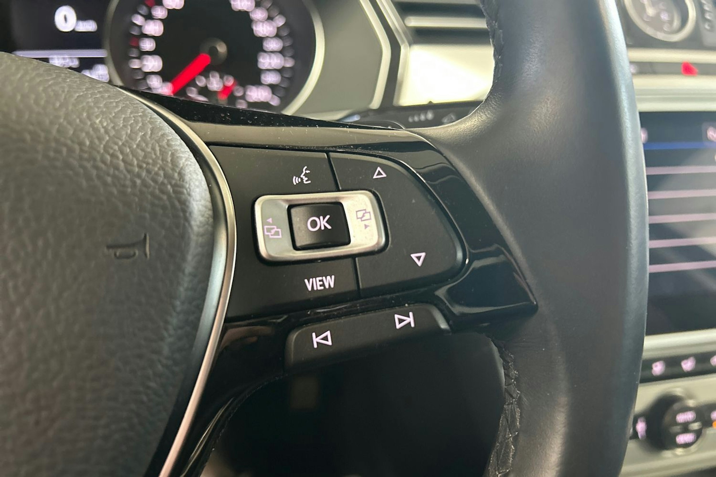 Harmaa Volkswagen PASSAT 2019 kuva 15.