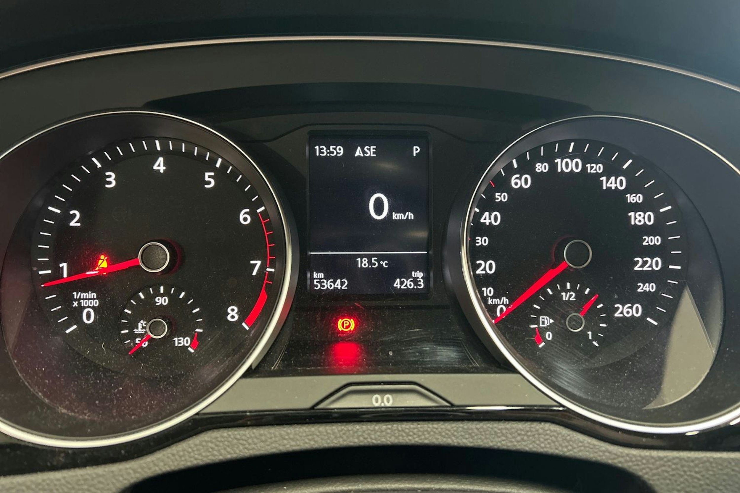 Harmaa Volkswagen PASSAT 2019 kuva 16.