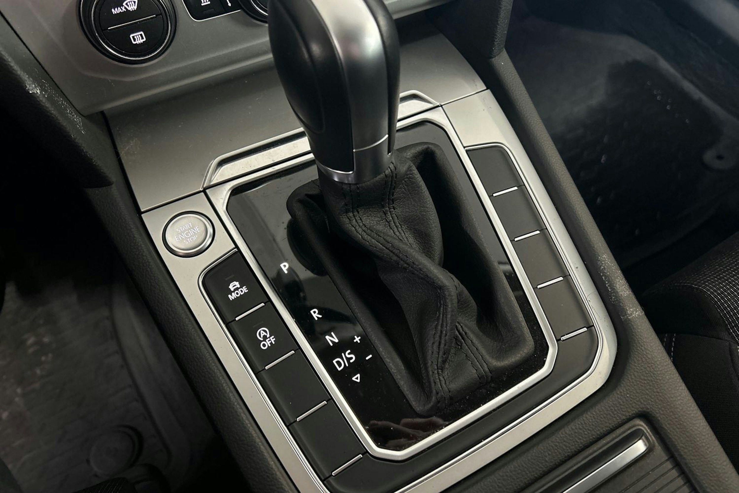 Harmaa Volkswagen PASSAT 2019 kuva 20.