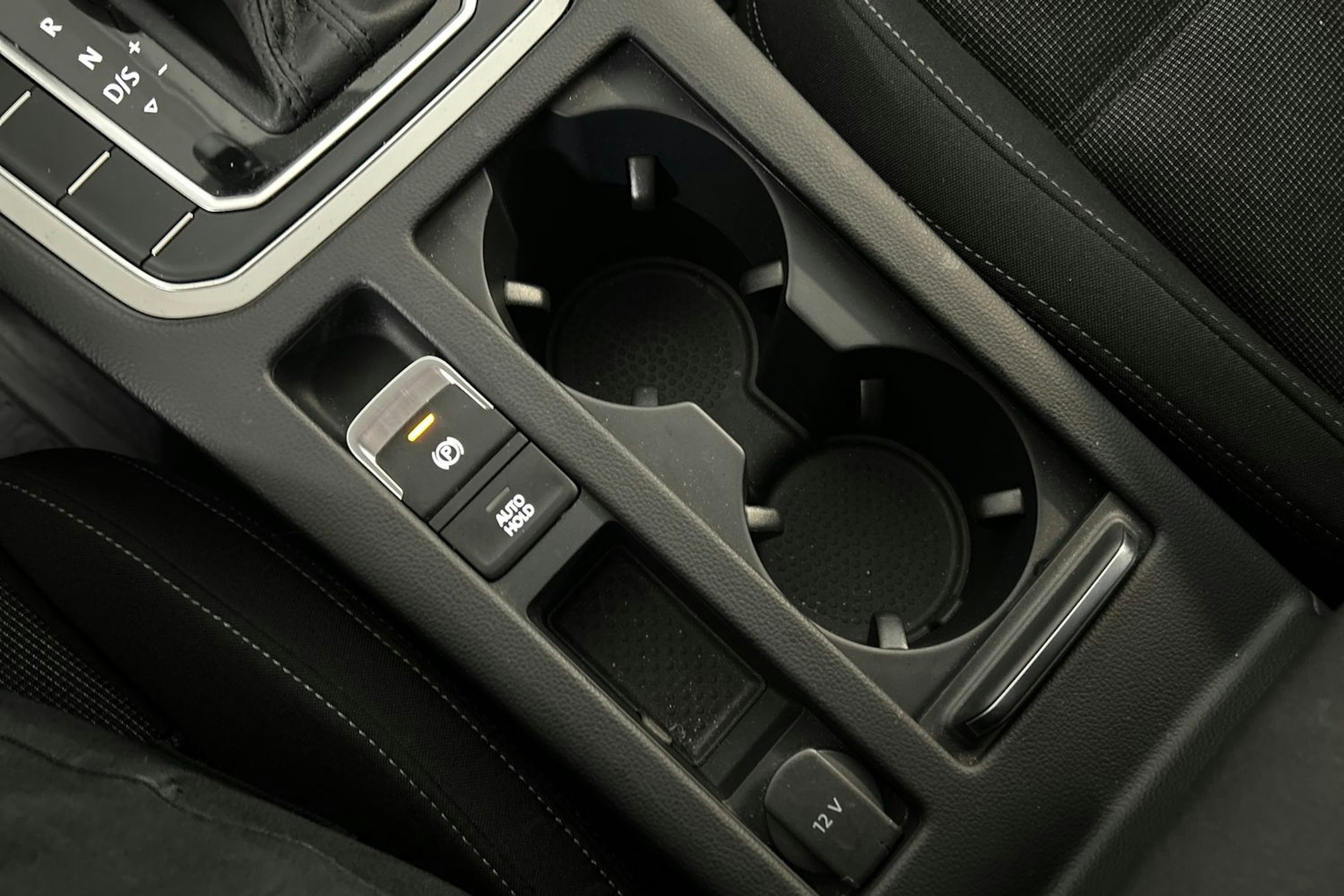 Harmaa Volkswagen PASSAT 2019 kuva 21.