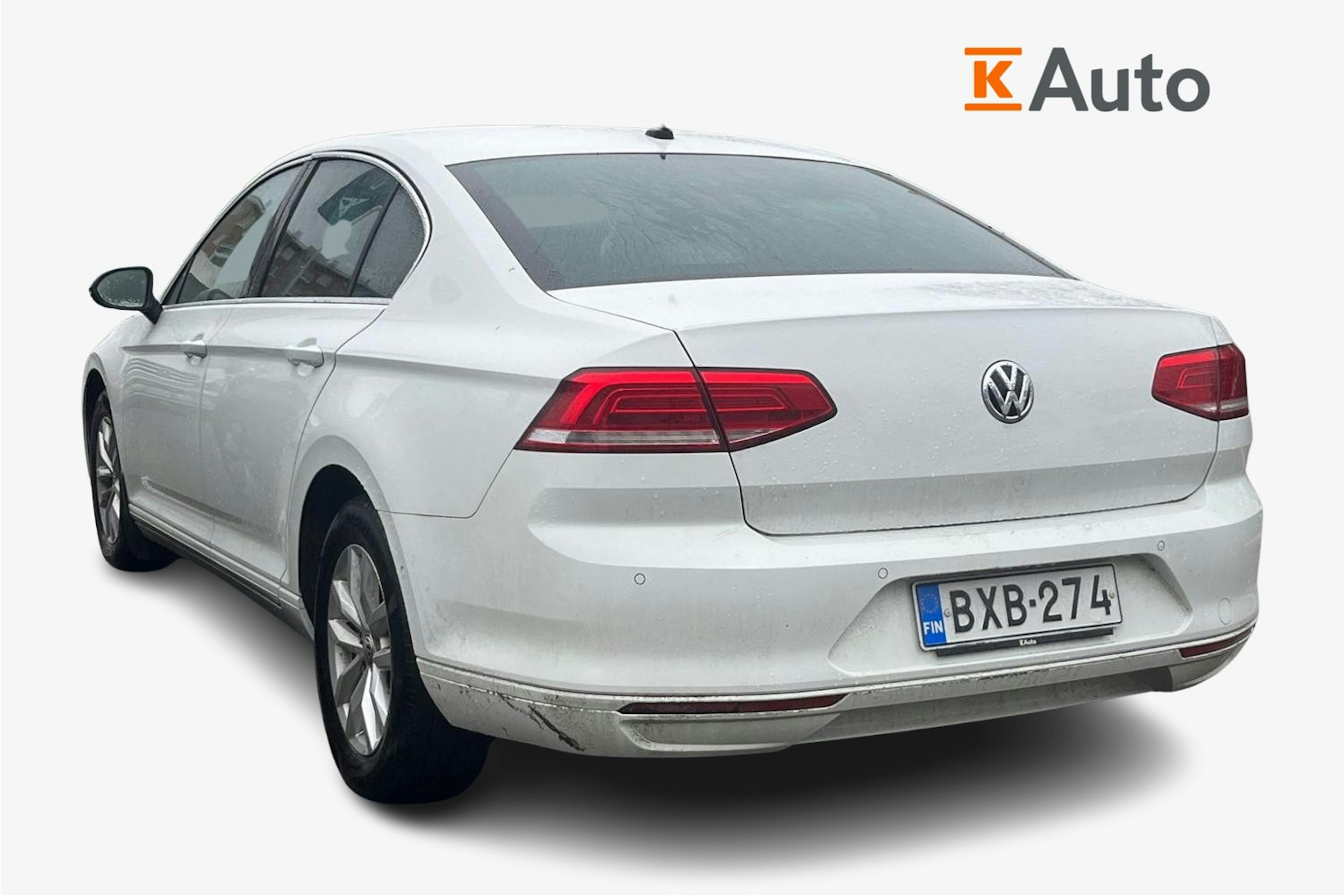 valkoinen Volkswagen Passat 2019 kuva 2.