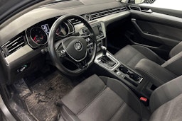 sininen Volkswagen Passat 2019 kuva 3.