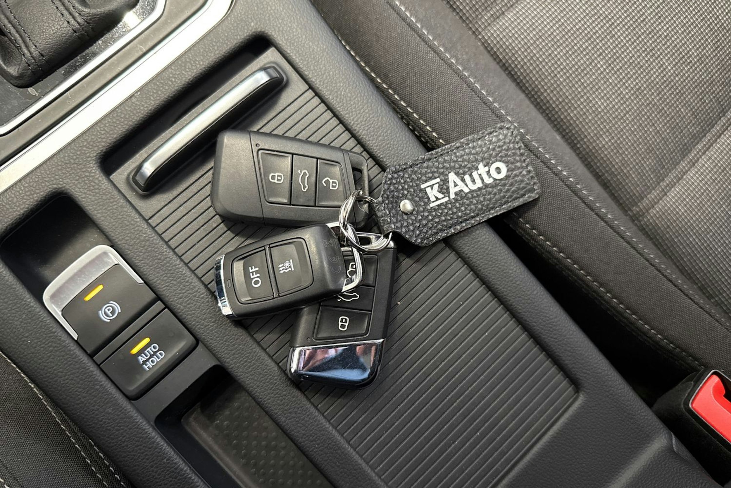 hopea Volkswagen Passat 2019 kuva 27.