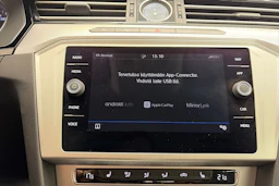 valkoinen Volkswagen Passat 2019 kuva 21.