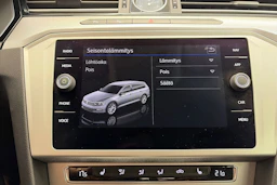 valkoinen Volkswagen Passat 2019 kuva 24.