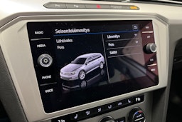 valkoinen Volkswagen Passat 2019 kuva 23.