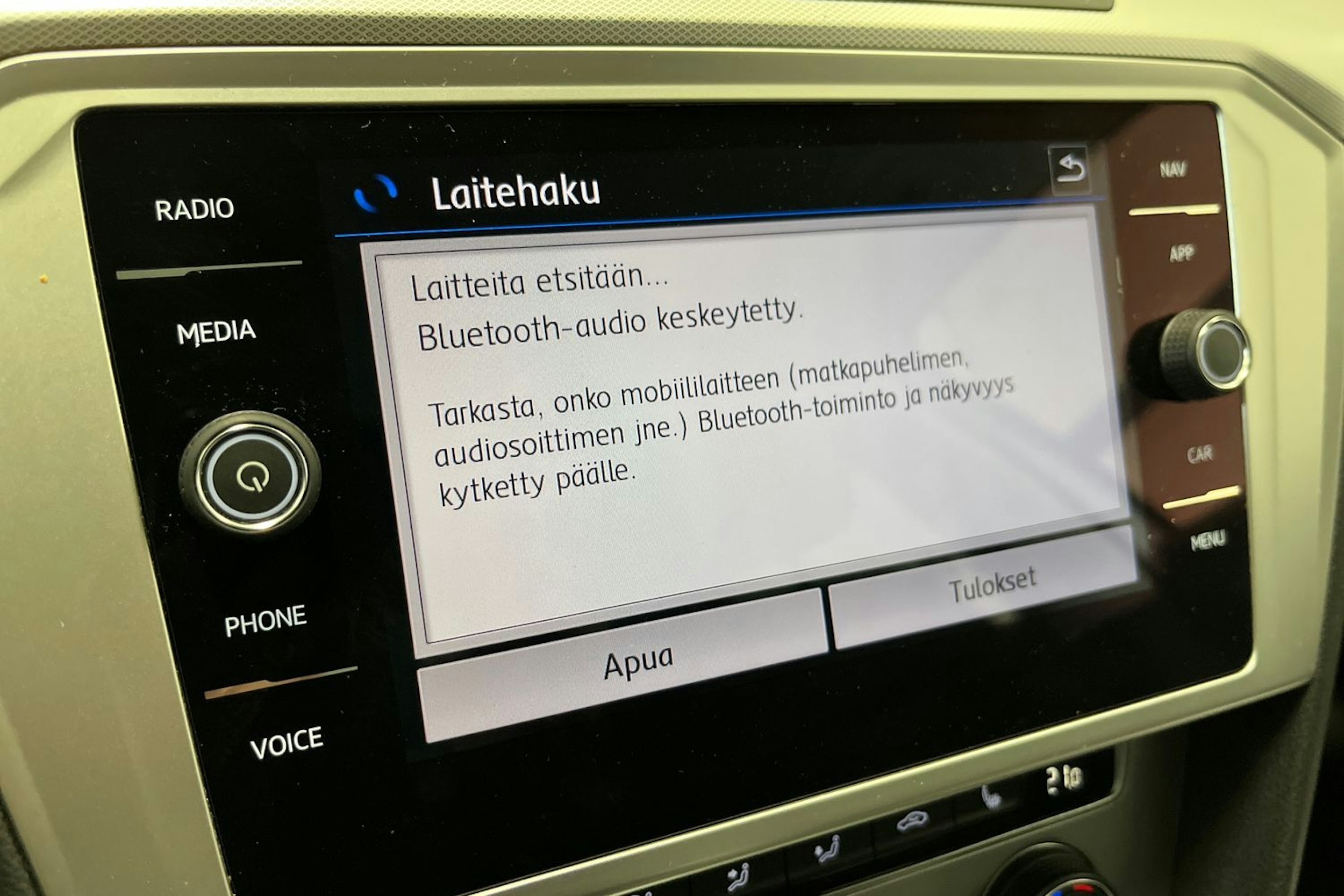 valkoinen Volkswagen Passat 2019 kuva 26.