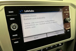 valkoinen Volkswagen Passat 2019 kuva 26.