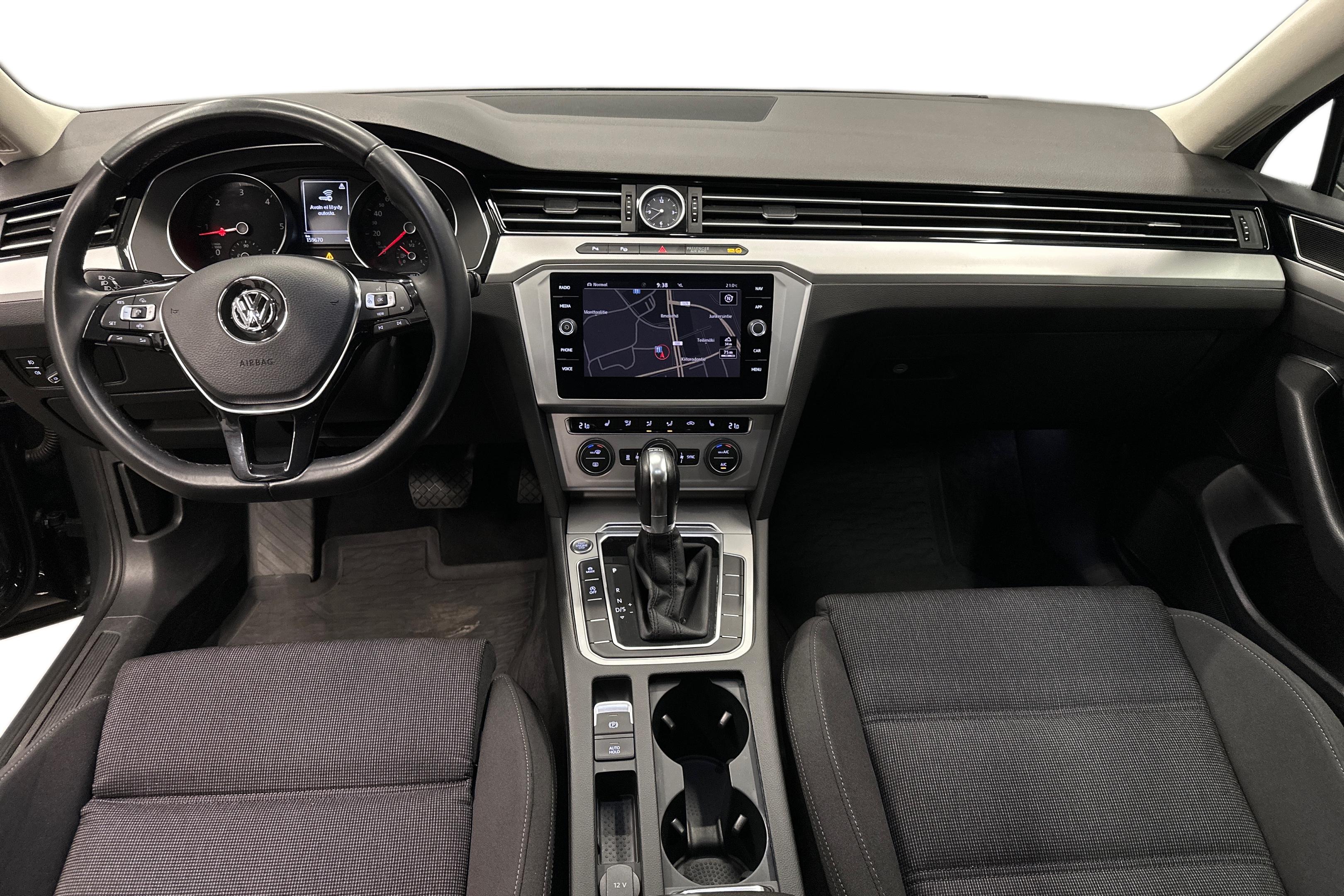 Volkswagen Passat 2019, photo 7/33