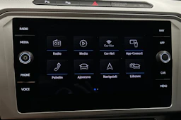 harmaa Volkswagen Passat 2019 kuva 16.