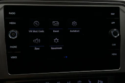 harmaa Volkswagen Passat 2019 kuva 17.
