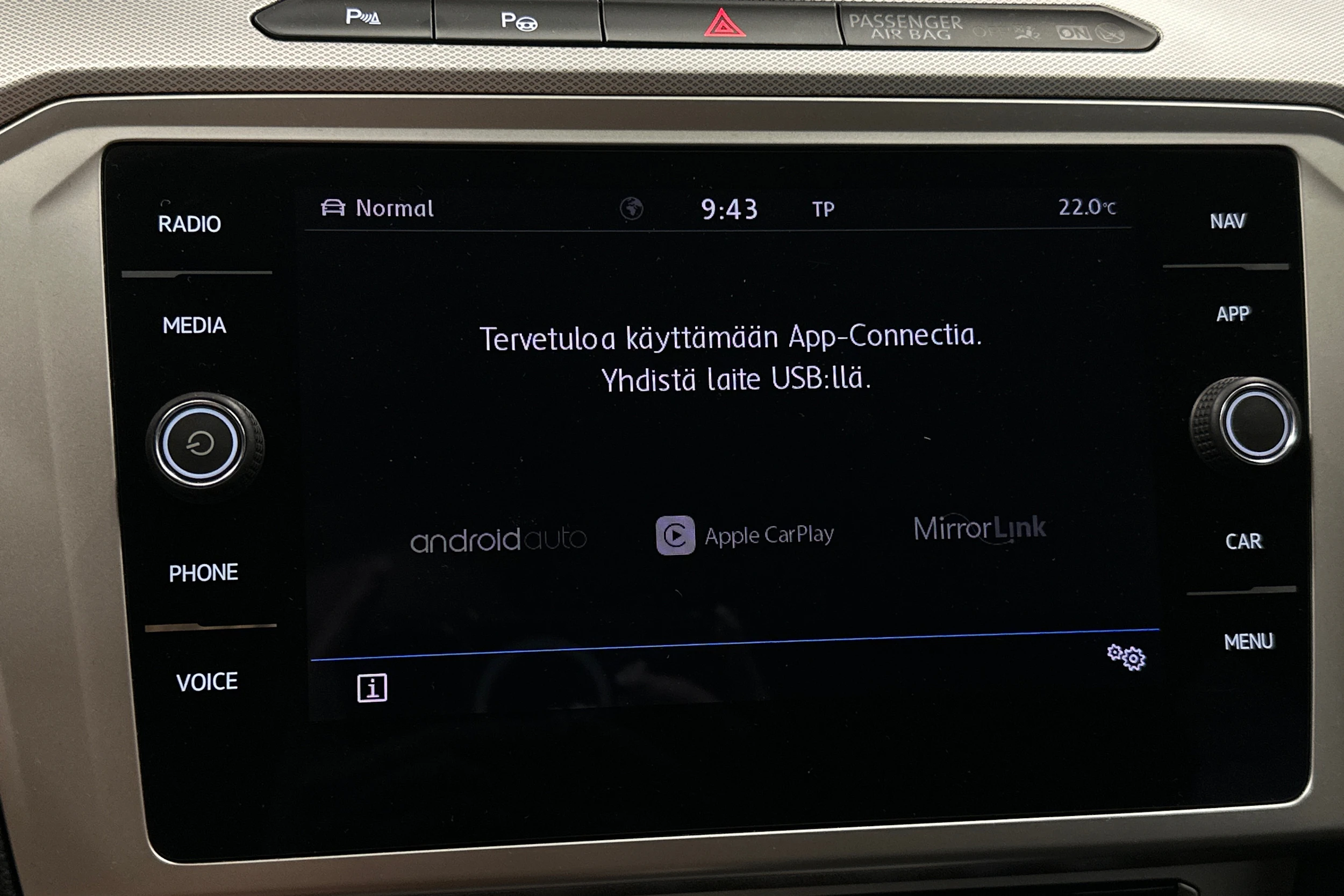 harmaa Volkswagen Passat 2019 kuva 20.