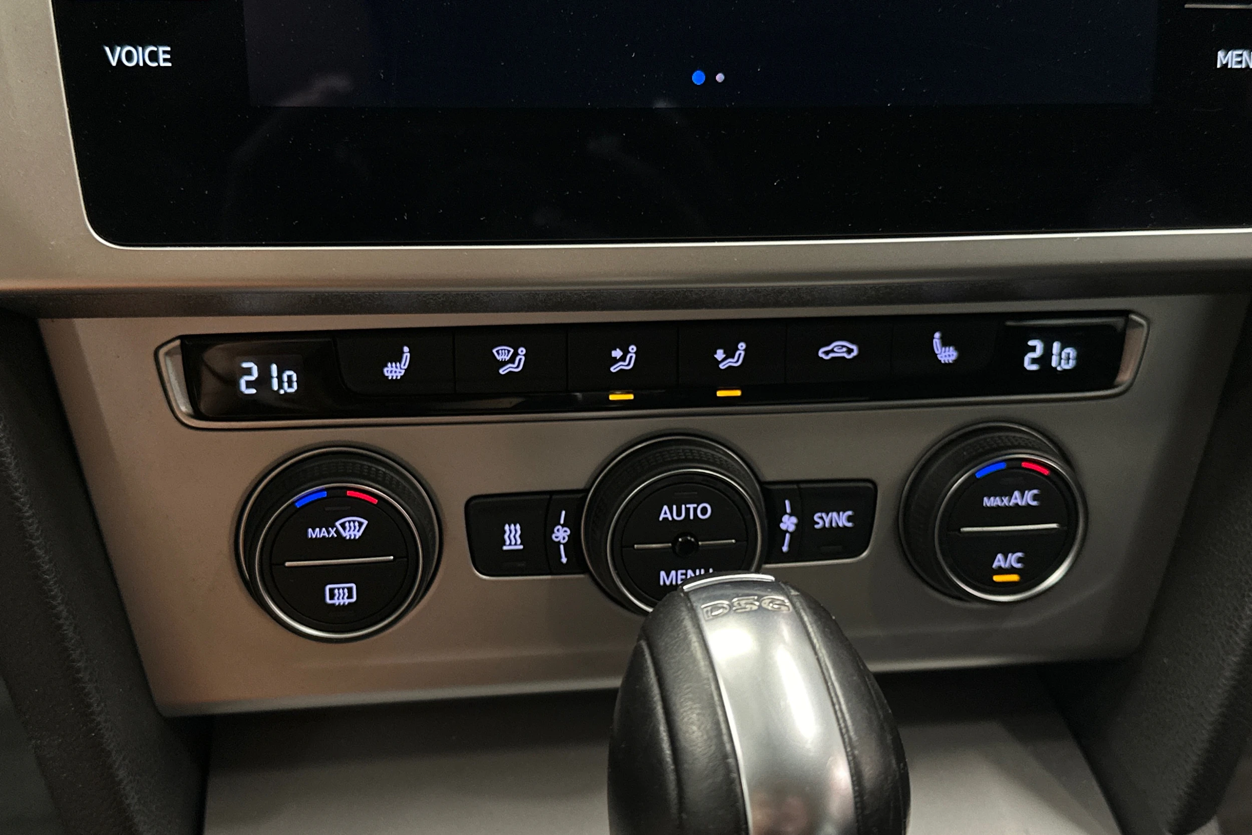 harmaa Volkswagen Passat 2019 kuva 26.