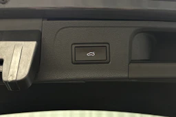 harmaa Volkswagen Passat 2019 kuva 32.