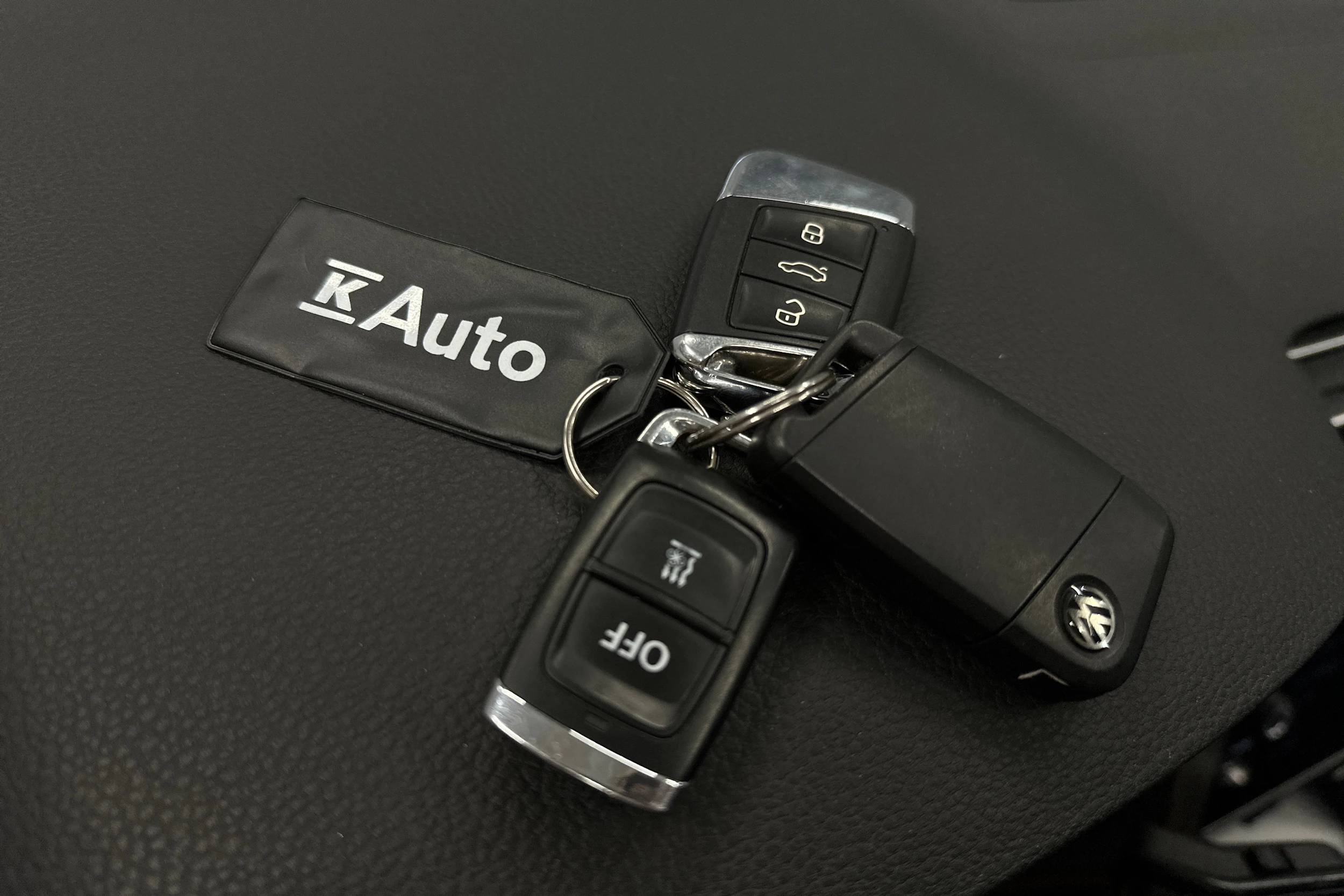 harmaa Volkswagen Passat 2019 kuva 33.