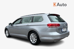sininen Volkswagen Passat 2019 kuva 2.