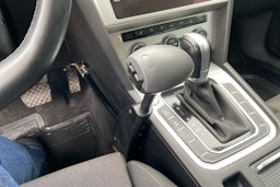 sininen Volkswagen Passat 2019 kuva 12.