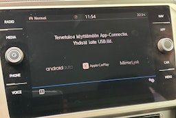 Sininen Volkswagen Passat 2019 kuva 17.